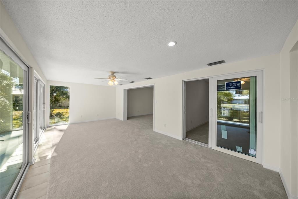 En Venta: $199,999 (2 camas, 2 baños, 1296 Pies cuadrados)