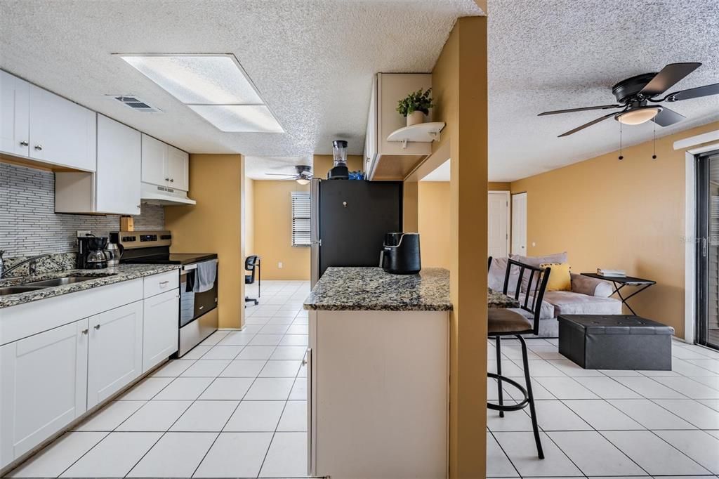 En Venta: $157,000 (2 camas, 2 baños, 915 Pies cuadrados)