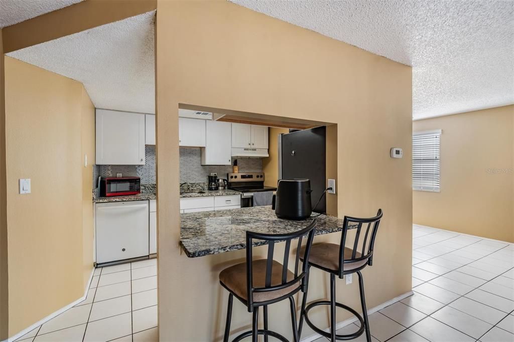 En Venta: $157,000 (2 camas, 2 baños, 915 Pies cuadrados)