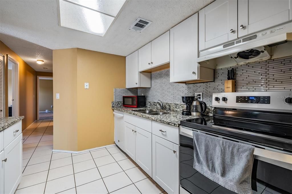 En Venta: $157,000 (2 camas, 2 baños, 915 Pies cuadrados)