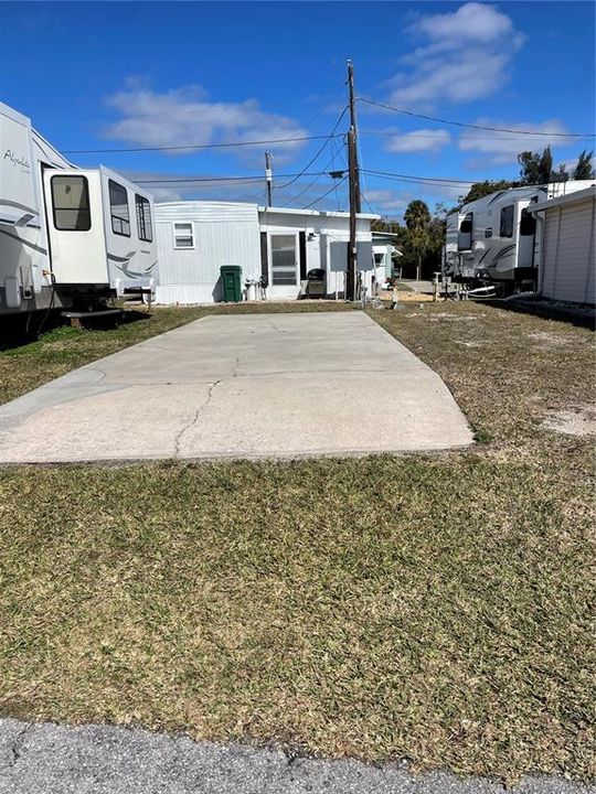 На продажу: $38,000 (0.03 acres)