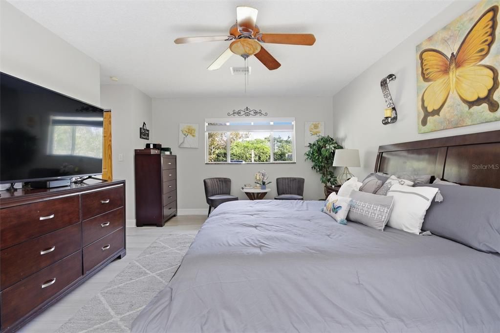 En Venta: $899,000 (4 camas, 3 baños, 2358 Pies cuadrados)