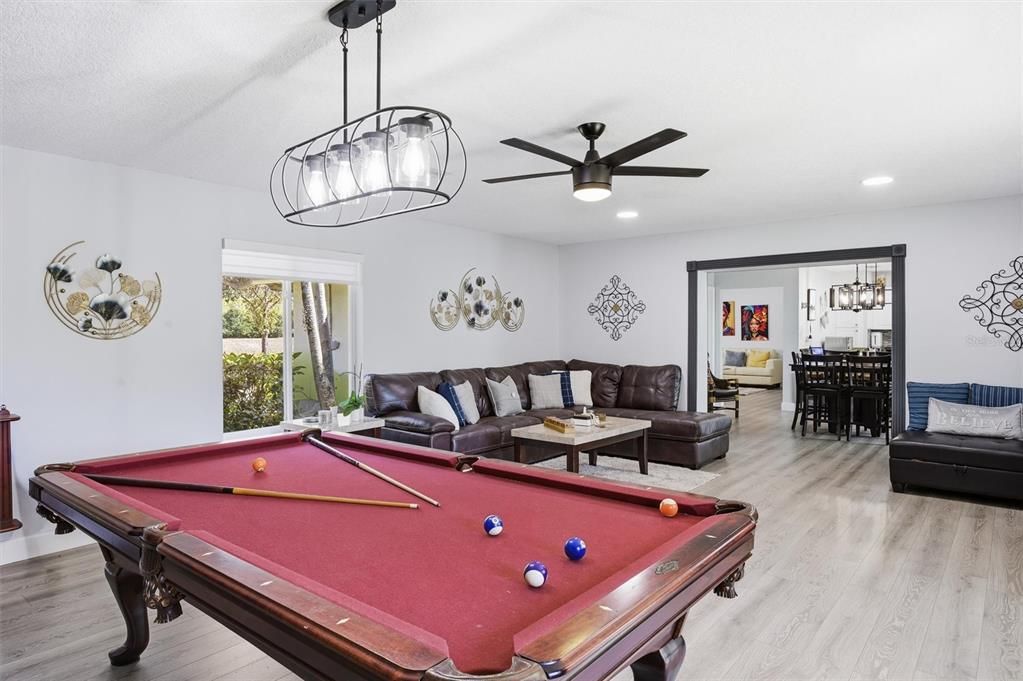 En Venta: $899,000 (4 camas, 3 baños, 2358 Pies cuadrados)