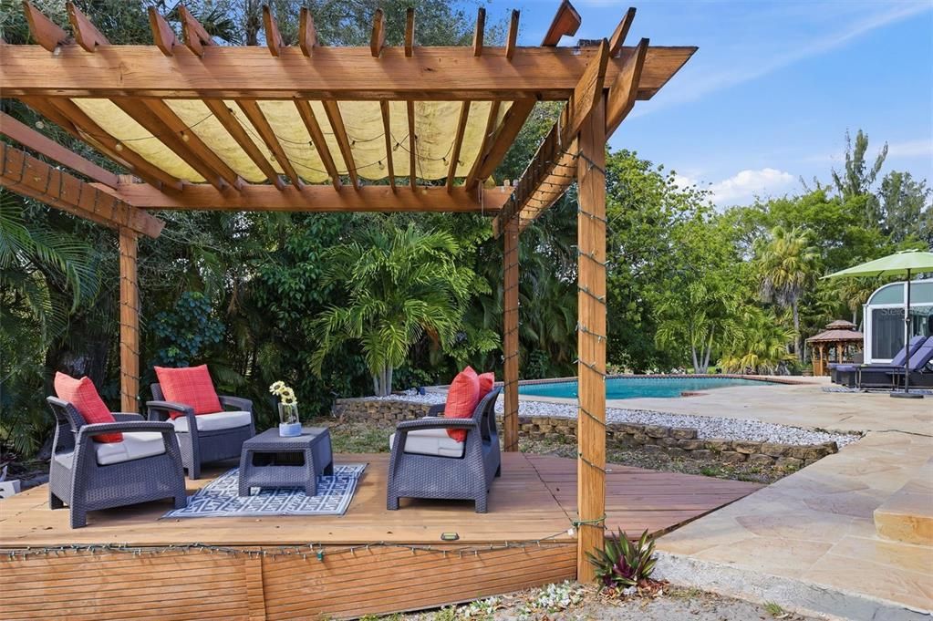 En Venta: $899,000 (4 camas, 3 baños, 2358 Pies cuadrados)