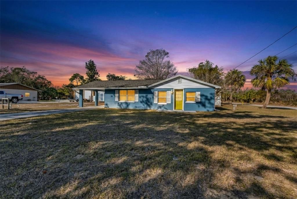 For Sale: $240,000 (1 beds, 1 baths, 777 Square Feet)