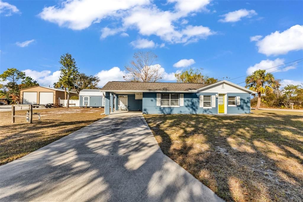 For Sale: $240,000 (1 beds, 1 baths, 777 Square Feet)