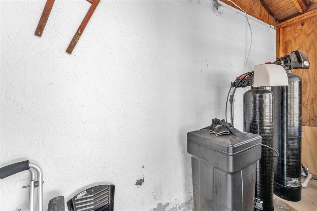 For Sale: $240,000 (1 beds, 1 baths, 777 Square Feet)