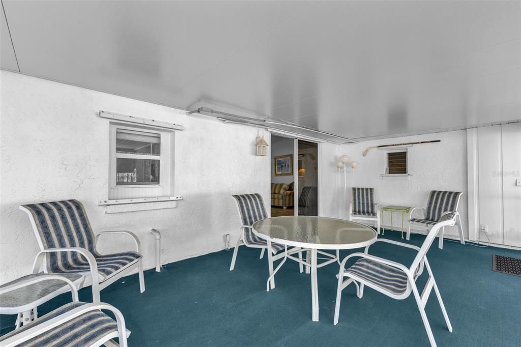 For Sale: $240,000 (1 beds, 1 baths, 777 Square Feet)