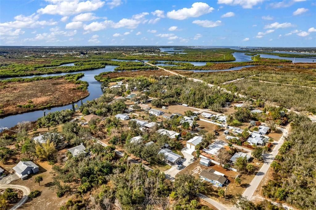 For Sale: $240,000 (1 beds, 1 baths, 777 Square Feet)
