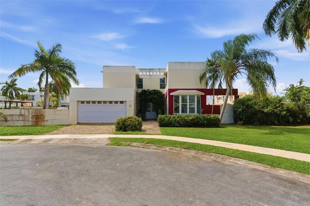 For Sale: $645,000 (4 beds, 2 baths, 2396 Square Feet)