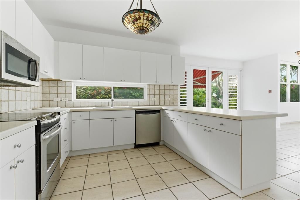 For Sale: $645,000 (4 beds, 2 baths, 2396 Square Feet)