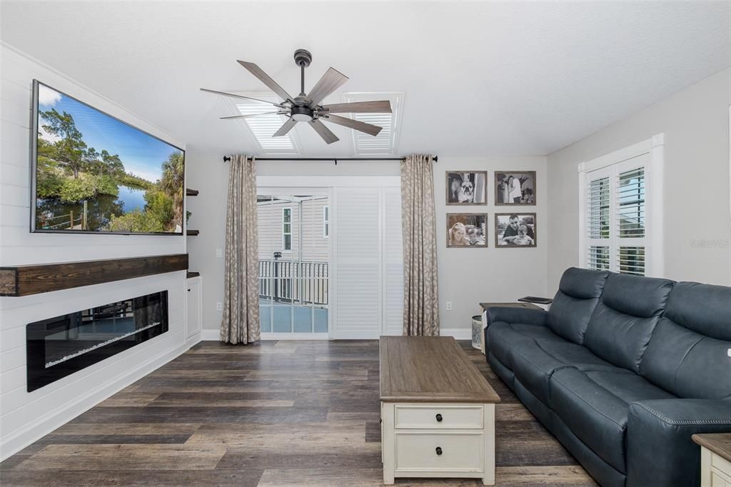 For Sale: $629,000 (3 beds, 3 baths, 2151 Square Feet)