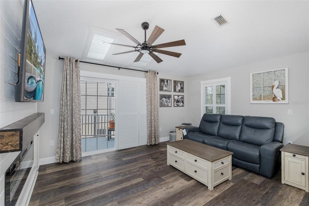 For Sale: $629,000 (3 beds, 3 baths, 2151 Square Feet)