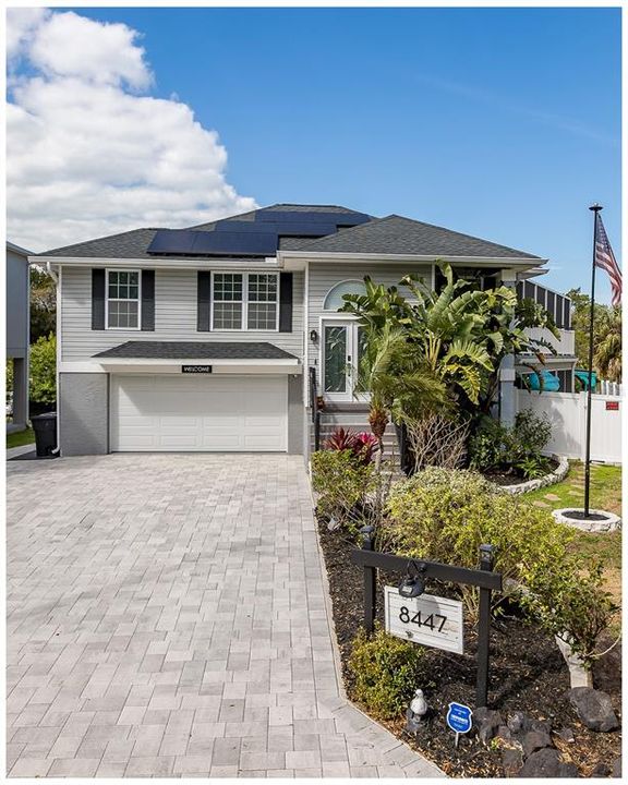 For Sale: $629,000 (3 beds, 3 baths, 2151 Square Feet)