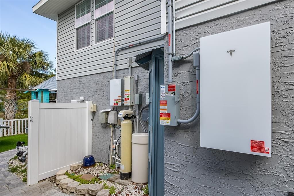 For Sale: $629,000 (3 beds, 3 baths, 2151 Square Feet)