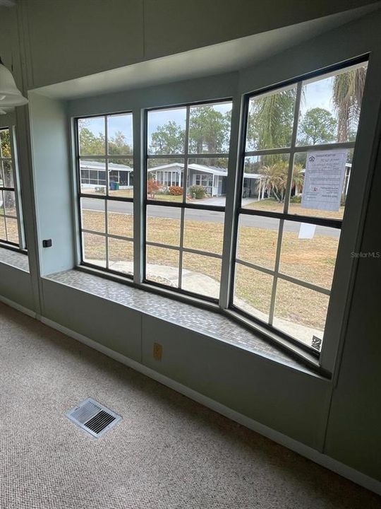 Active With Contract: $143,000 (2 beds, 2 baths, 1152 Square Feet)