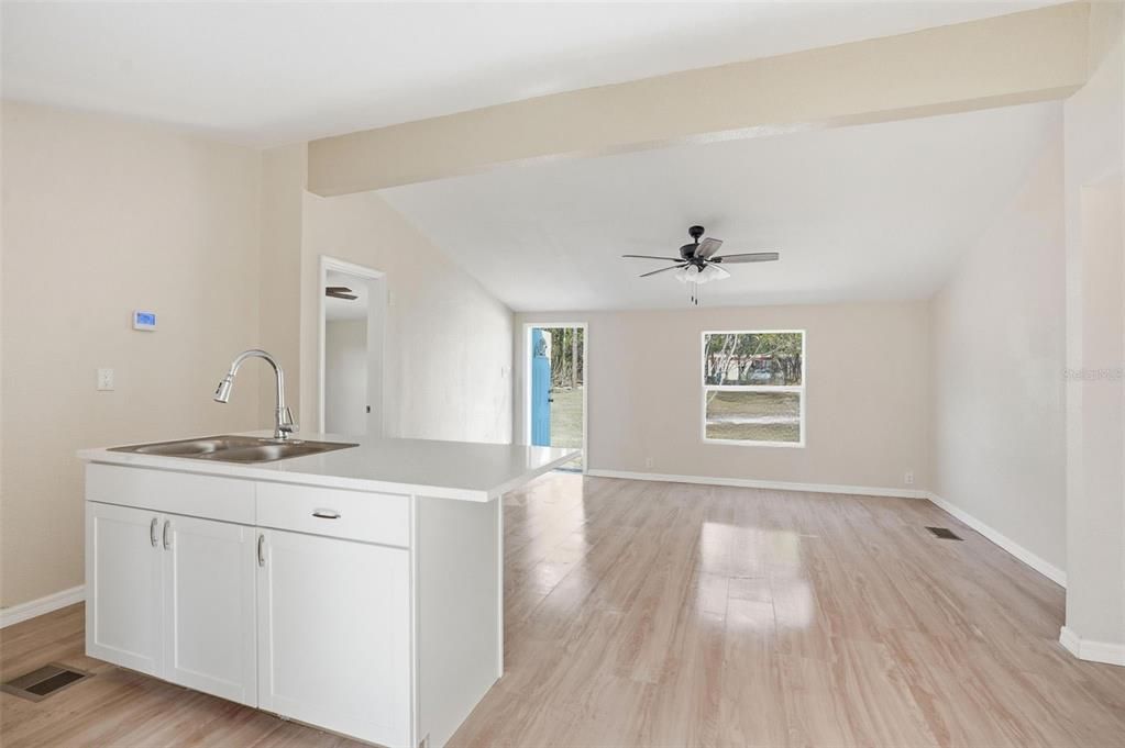 En Venta: $144,900 (3 camas, 2 baños, 960 Pies cuadrados)