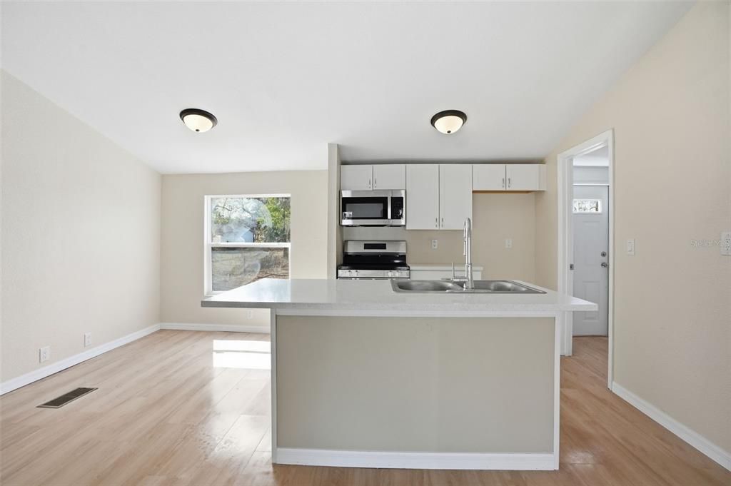 En Venta: $144,900 (3 camas, 2 baños, 960 Pies cuadrados)