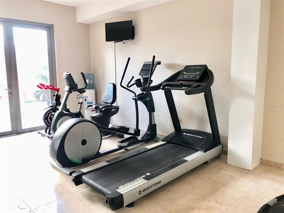 В аренду: $3,250 (1 спален, 2 ванн, 700 Квадратных фут)