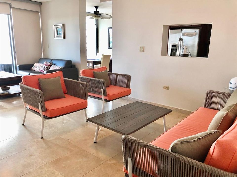 В аренду: $3,250 (1 спален, 2 ванн, 700 Квадратных фут)