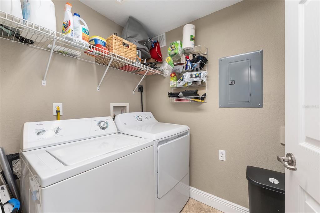 For Sale: $225,000 (1 beds, 1 baths, 582 Square Feet)