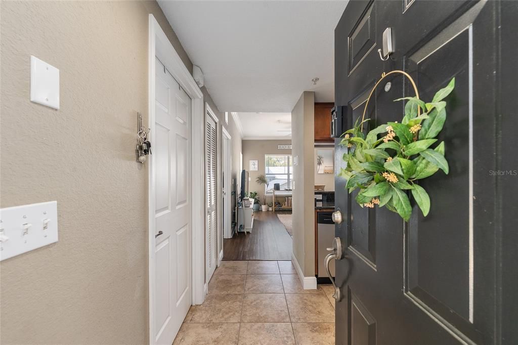 For Sale: $225,000 (1 beds, 1 baths, 582 Square Feet)