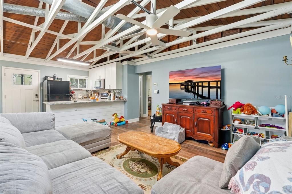 En Venta: $1,995,000 (5 camas, 8 baños, 5407 Pies cuadrados)