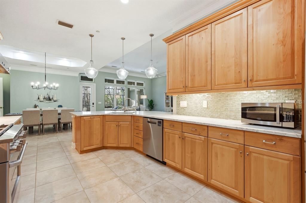 En Venta: $1,995,000 (5 camas, 8 baños, 5407 Pies cuadrados)