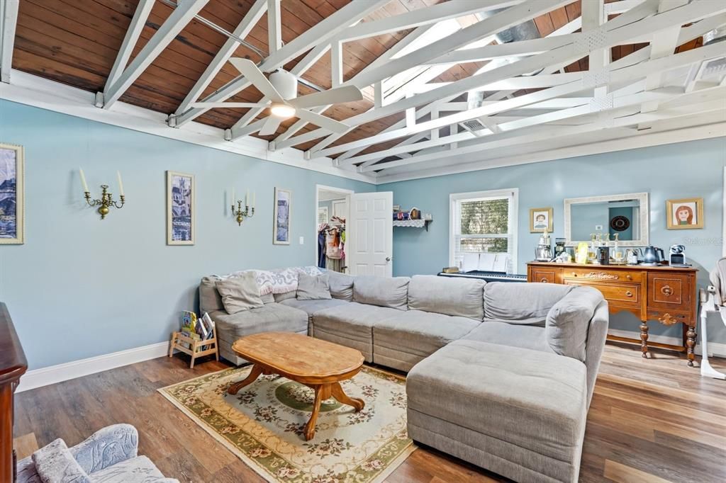 En Venta: $1,995,000 (5 camas, 8 baños, 5407 Pies cuadrados)