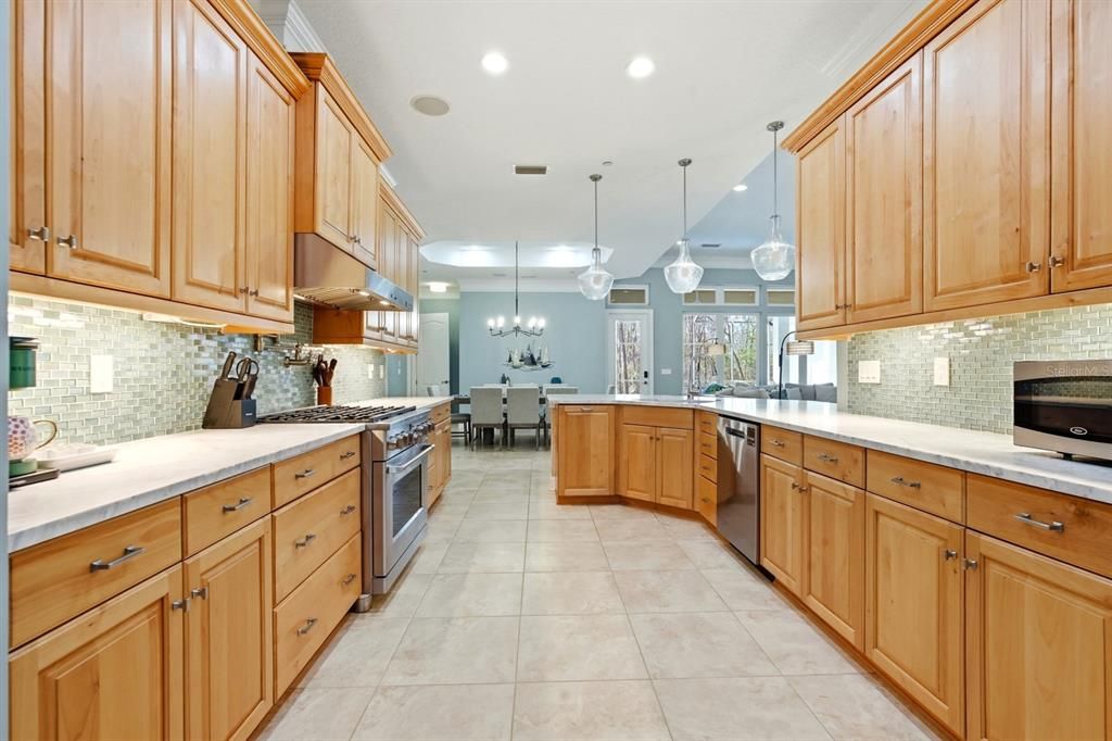 En Venta: $1,995,000 (5 camas, 8 baños, 5407 Pies cuadrados)