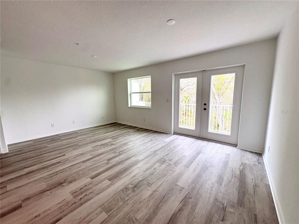 Activo con contrato: $209,900 (2 camas, 2 baños, 1100 Pies cuadrados)