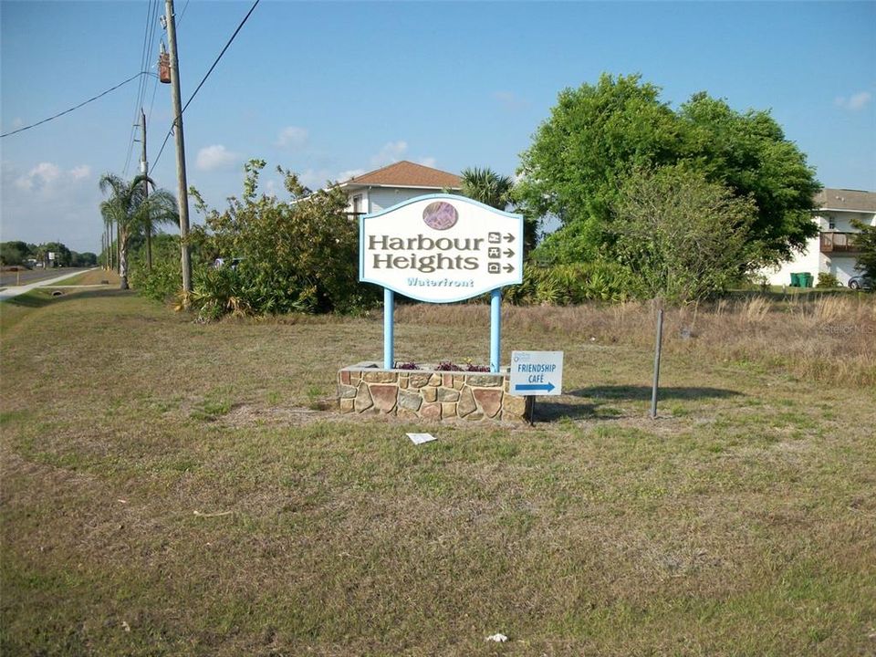 En Venta: $9,990 (0.23 acres)