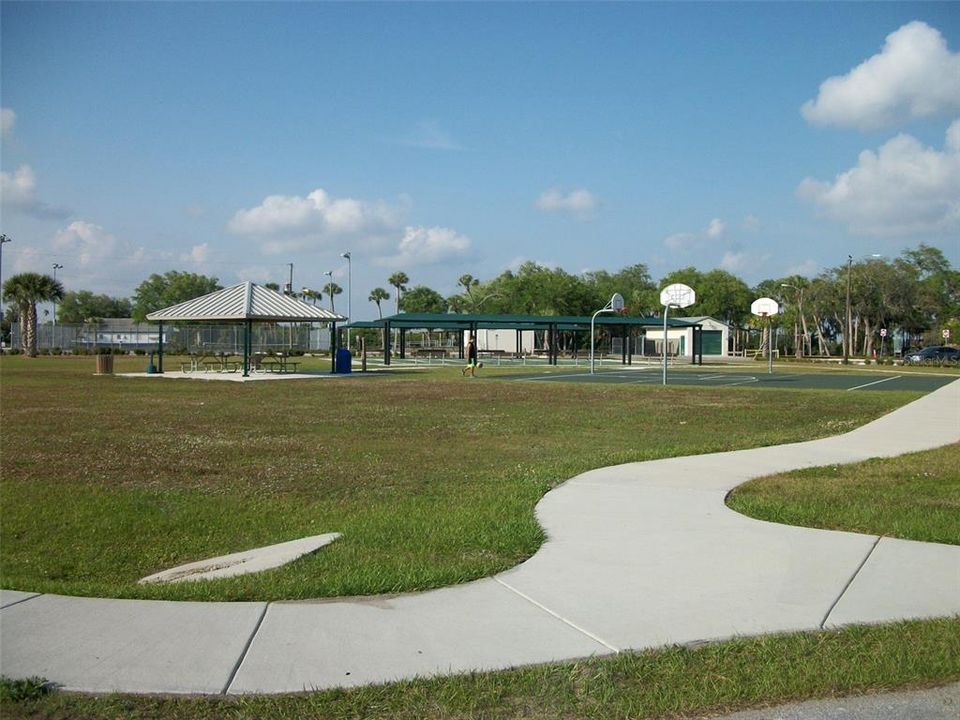 En Venta: $9,990 (0.23 acres)