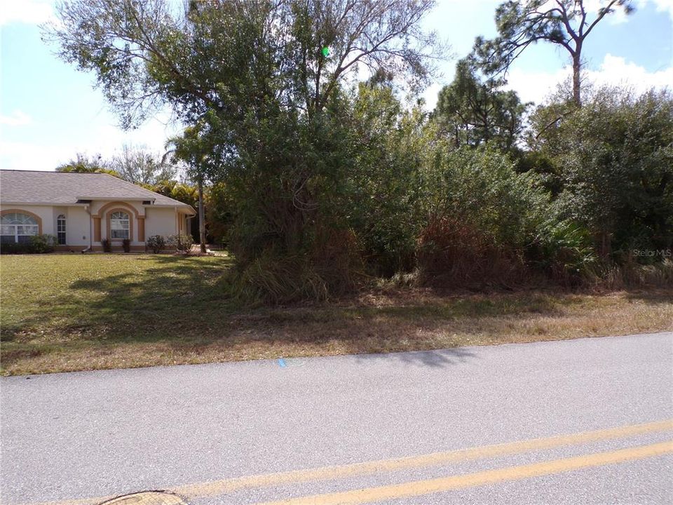 На продажу: $43,990 (0.25 acres)