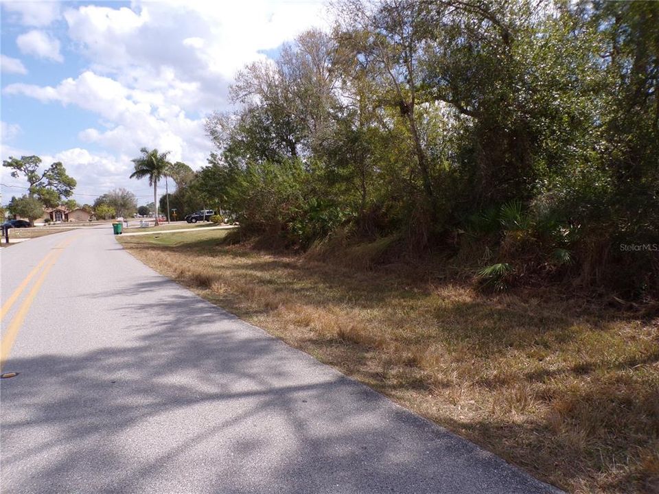 На продажу: $43,990 (0.25 acres)