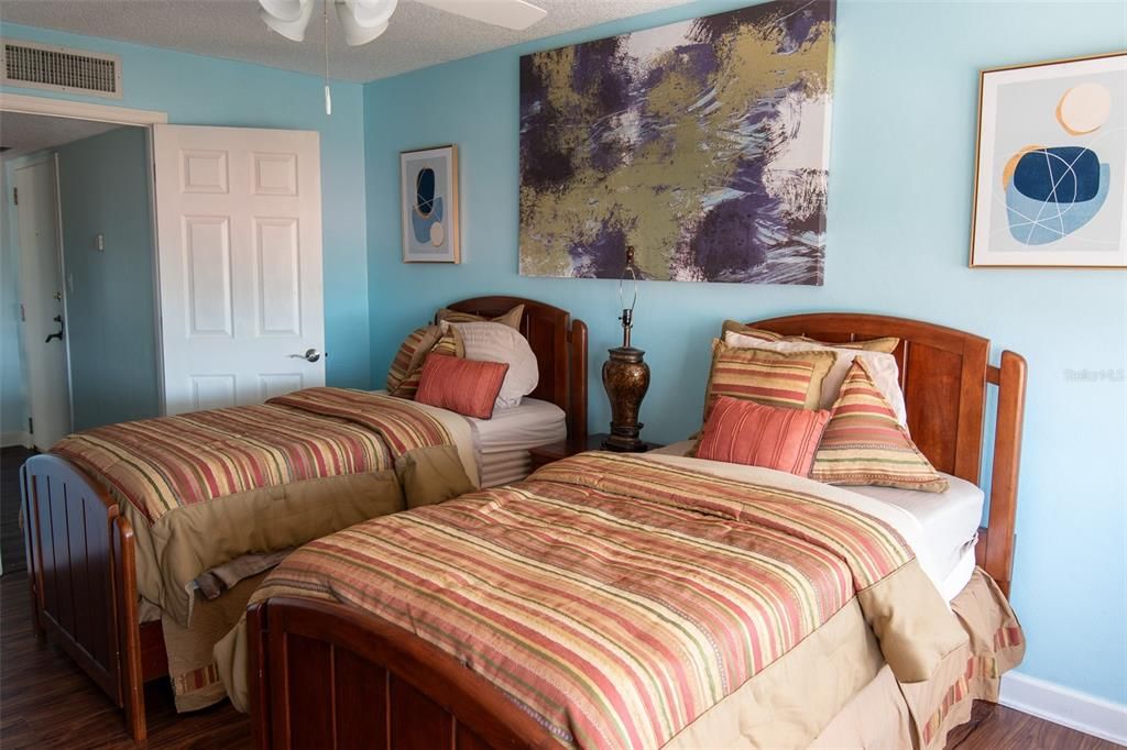 For Rent: $3,400 (3 beds, 2 baths, 1458 Square Feet)