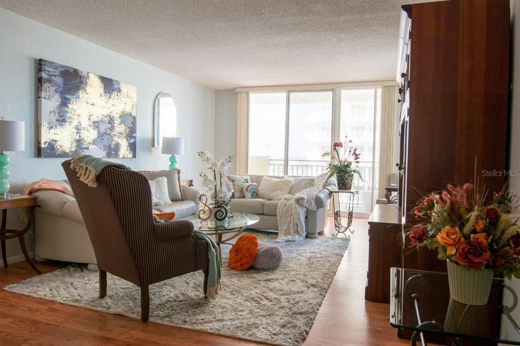 For Rent: $3,400 (3 beds, 2 baths, 1458 Square Feet)