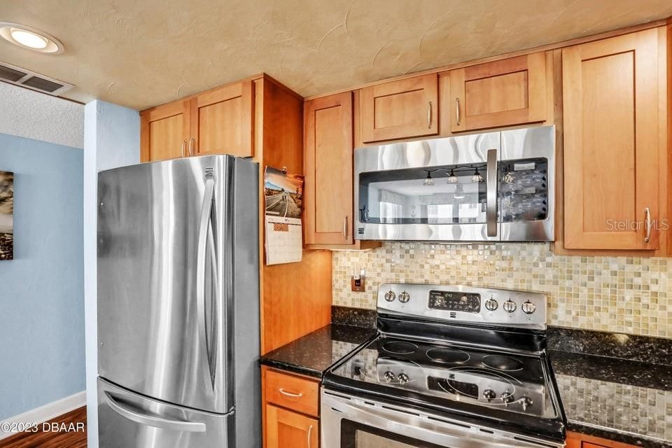 For Rent: $3,400 (3 beds, 2 baths, 1458 Square Feet)