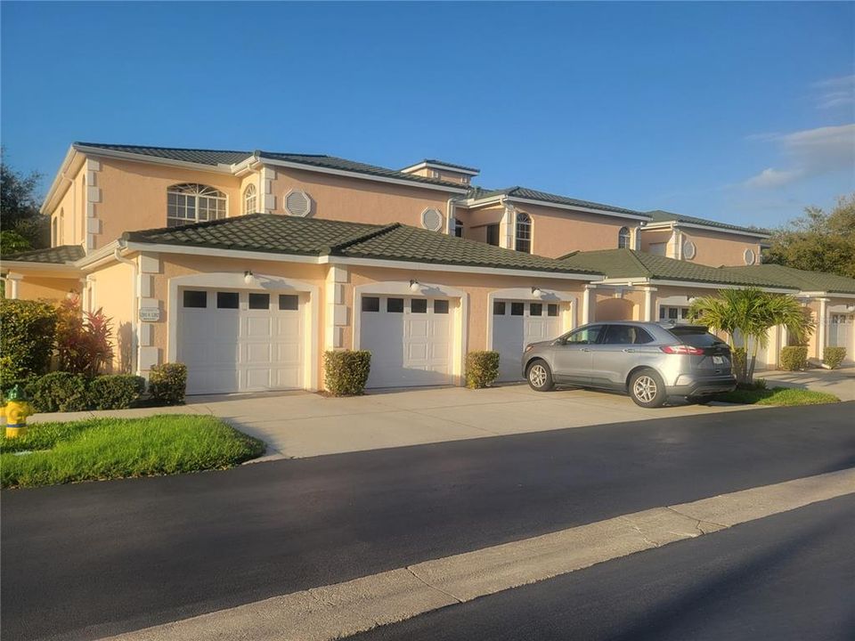 For Rent: $2,200 (2 beds, 2 baths, 1280 Square Feet)