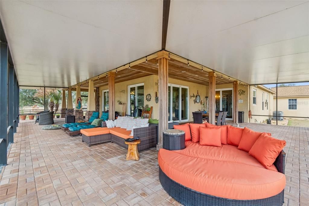 For Sale: $825,000 (4 beds, 2 baths, 2829 Square Feet)