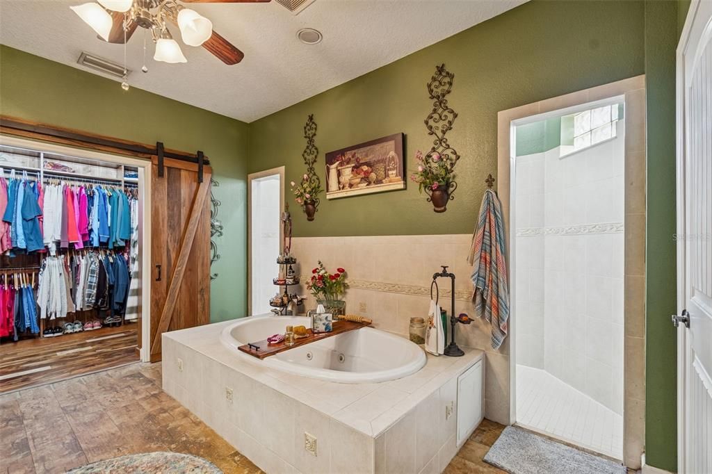 For Sale: $825,000 (4 beds, 2 baths, 2829 Square Feet)