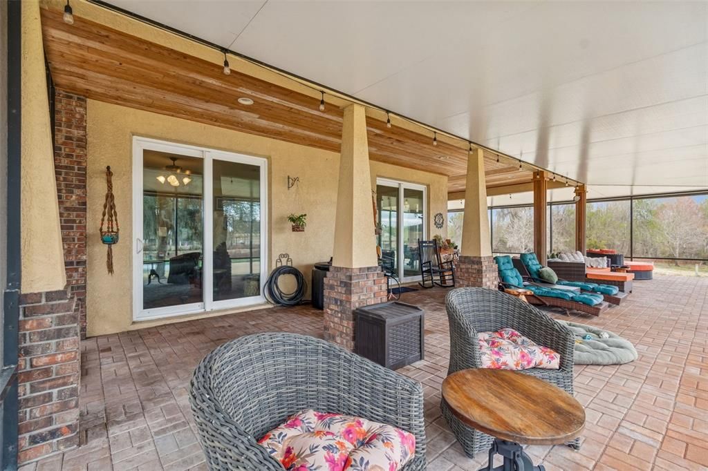 For Sale: $825,000 (4 beds, 2 baths, 2829 Square Feet)
