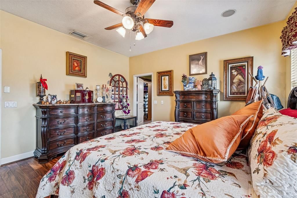 For Sale: $825,000 (4 beds, 2 baths, 2829 Square Feet)