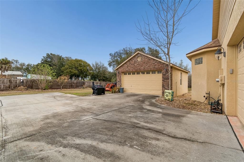For Sale: $825,000 (4 beds, 2 baths, 2829 Square Feet)
