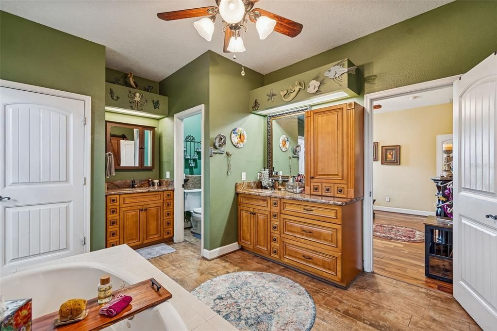 For Sale: $825,000 (4 beds, 2 baths, 2829 Square Feet)