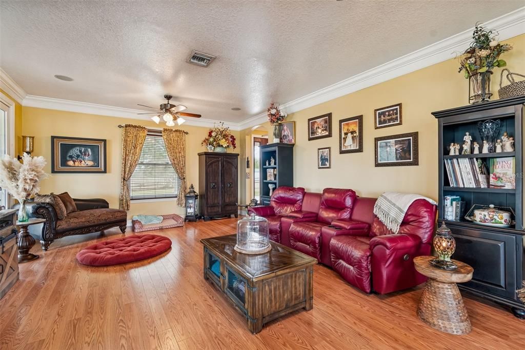 For Sale: $825,000 (4 beds, 2 baths, 2829 Square Feet)