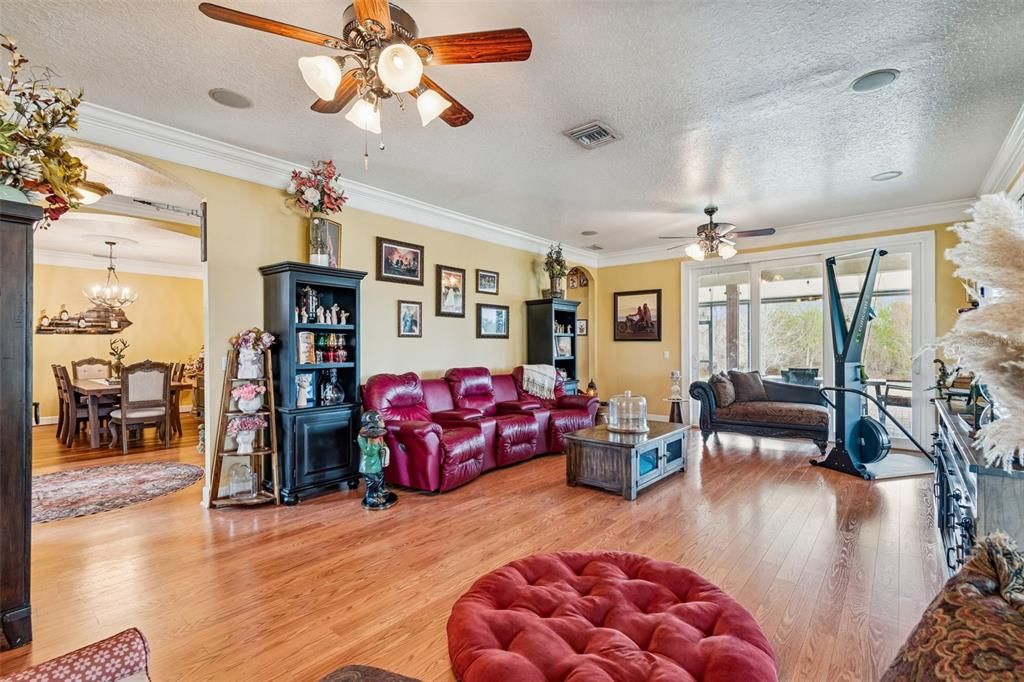 For Sale: $825,000 (4 beds, 2 baths, 2829 Square Feet)