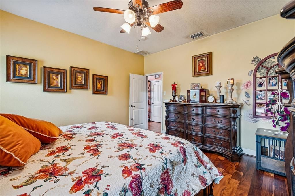 For Sale: $825,000 (4 beds, 2 baths, 2829 Square Feet)
