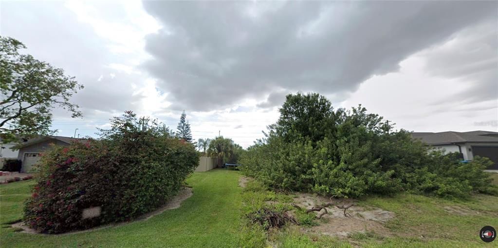 待售: $42,000 (0.23 acres)