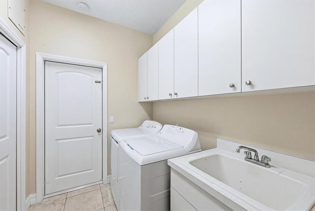Activo con contrato: $559,800 (3 camas, 2 baños, 2116 Pies cuadrados)